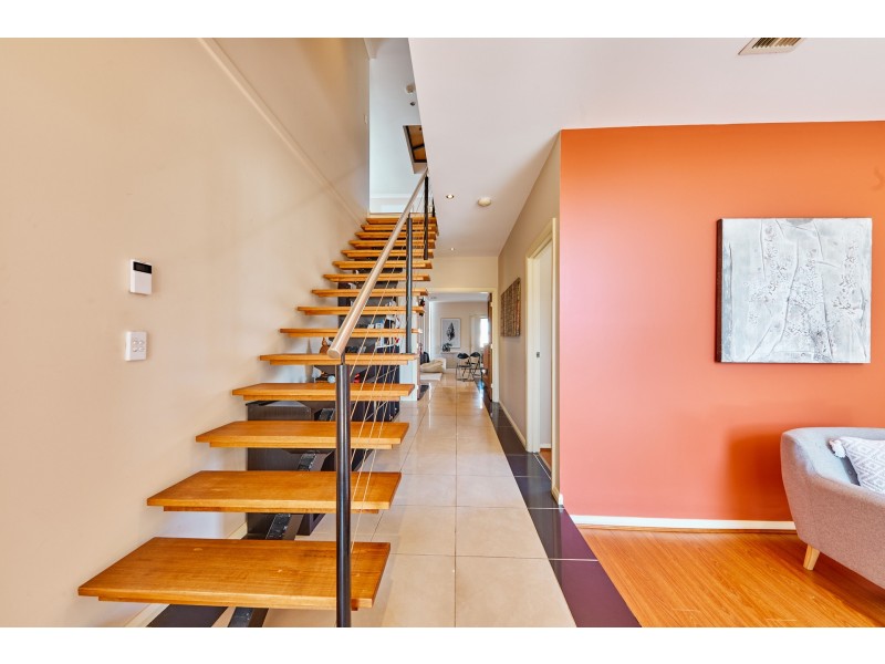 5 Mount Eccles Place, Caroline Springs VIC 3023