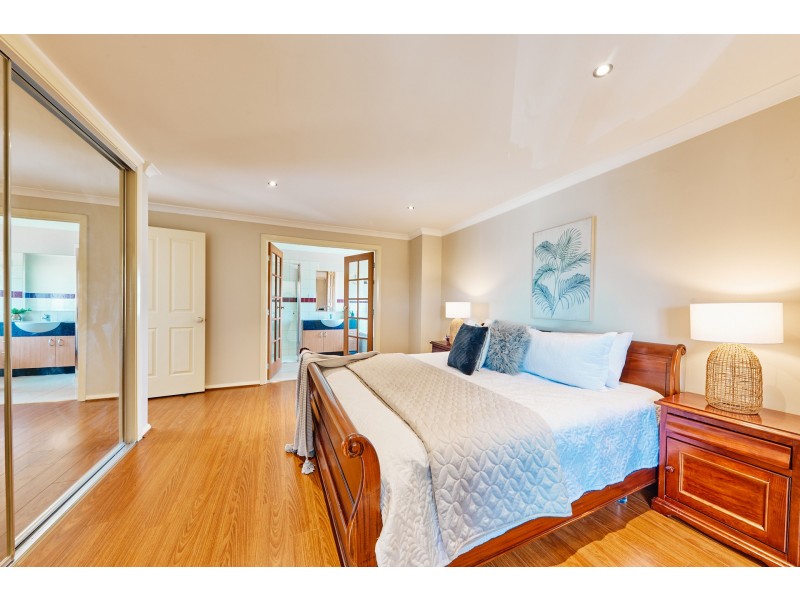 5 Mount Eccles Place, Caroline Springs VIC 3023