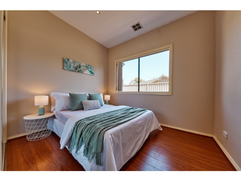 5 Mount Eccles Place, Caroline Springs VIC 3023