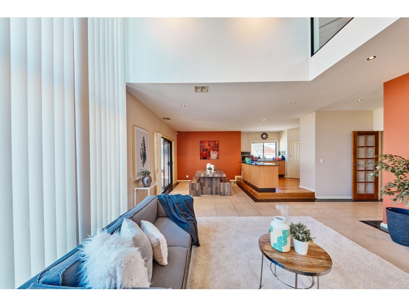 5 Mount Eccles Place, Caroline Springs VIC 3023