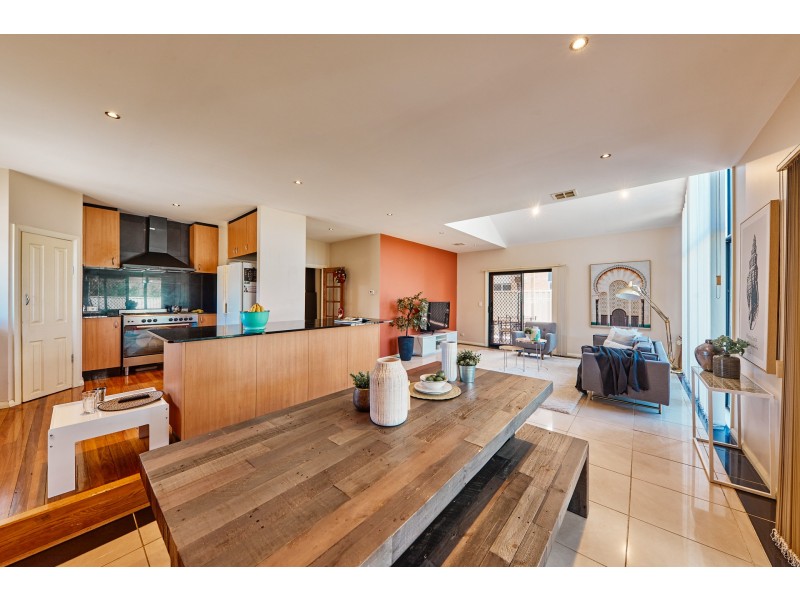 5 Mount Eccles Place, Caroline Springs VIC 3023