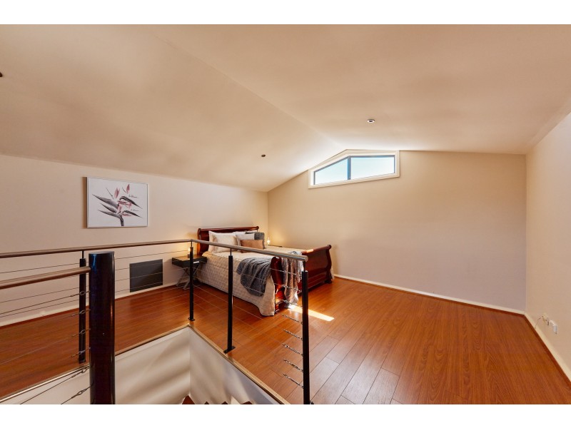 5 Mount Eccles Place, Caroline Springs VIC 3023