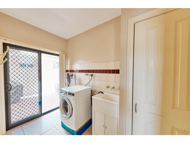 5 Mount Eccles Place, Caroline Springs VIC 3023