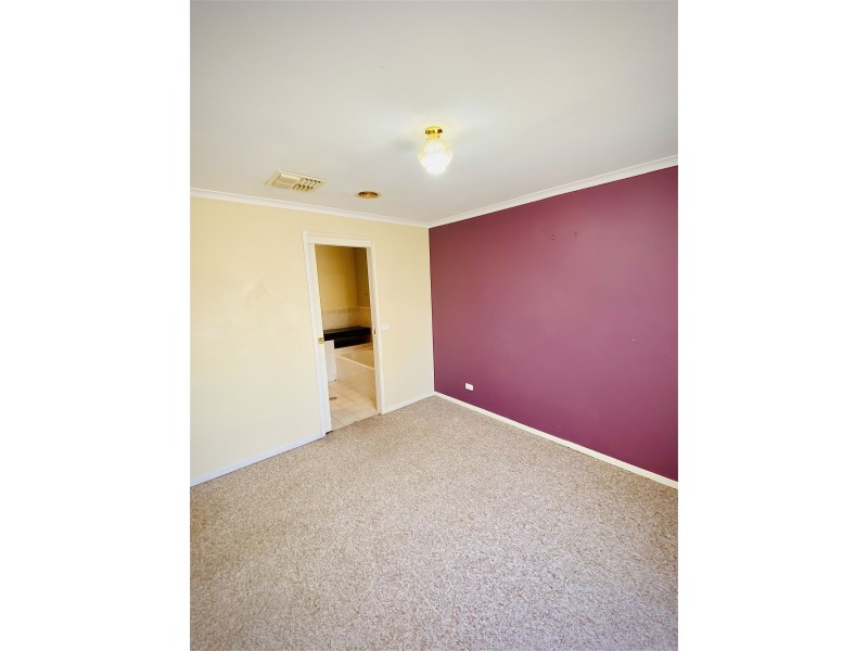 19 Kilburn Close, Dunlop ACT 2615