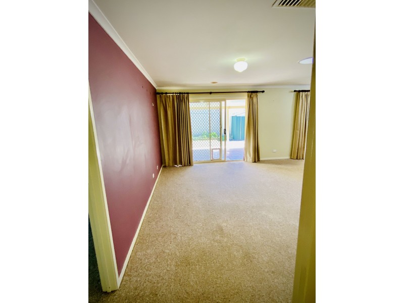 19 Kilburn Close, Dunlop ACT 2615