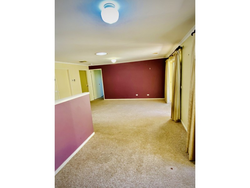 19 Kilburn Close, Dunlop ACT 2615