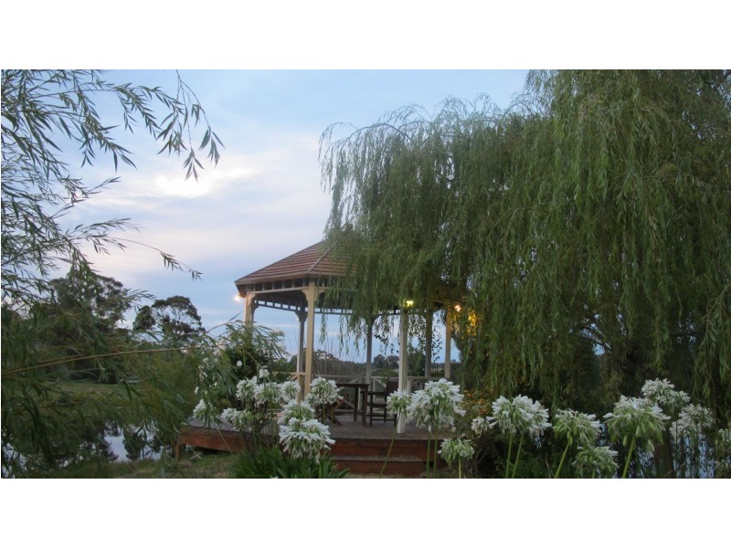 239 Hepburn Newstead Road, Elevated Plains VIC 3461