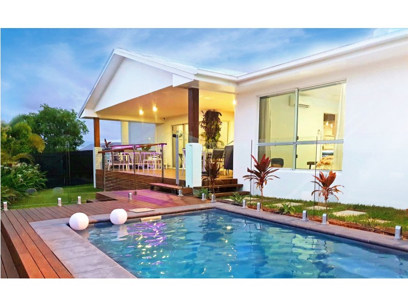 13 Holbourne Street, Bushland Beach QLD 4818