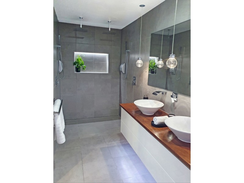 13 Holbourne Street, Bushland Beach QLD 4818