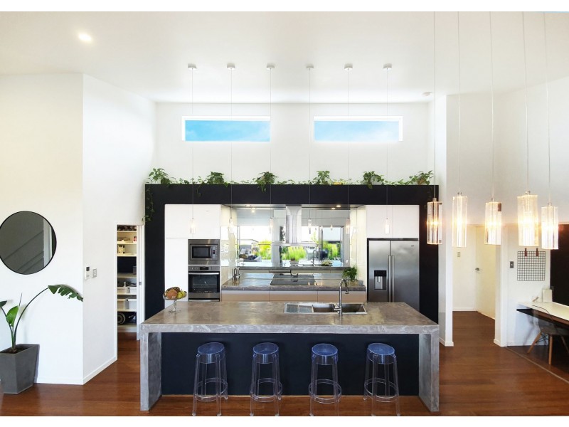 13 Holbourne Street, Bushland Beach QLD 4818