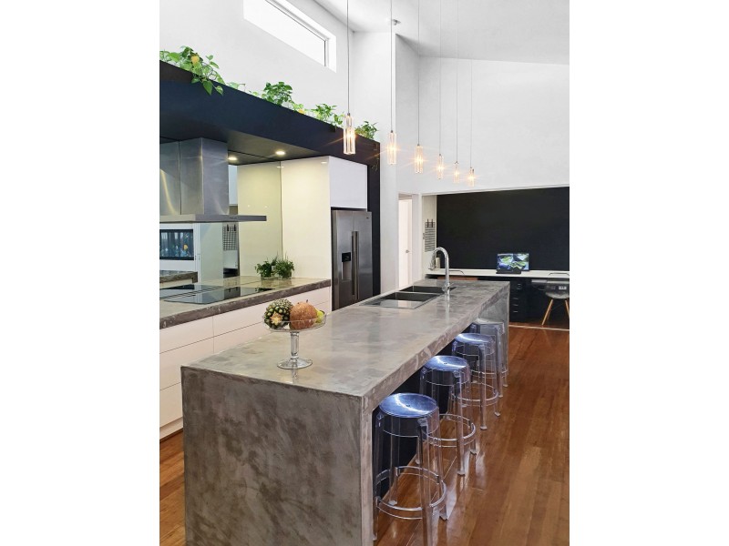 13 Holbourne Street, Bushland Beach QLD 4818