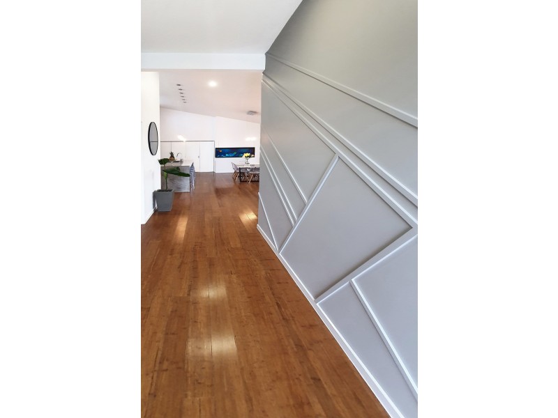 13 Holbourne Street, Bushland Beach QLD 4818