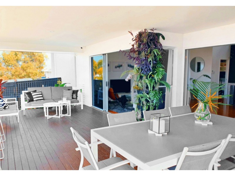 13 Holbourne Street, Bushland Beach QLD 4818