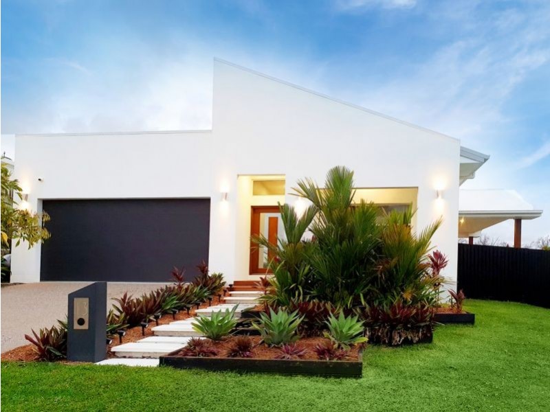 13 Holbourne Street, Bushland Beach QLD 4818