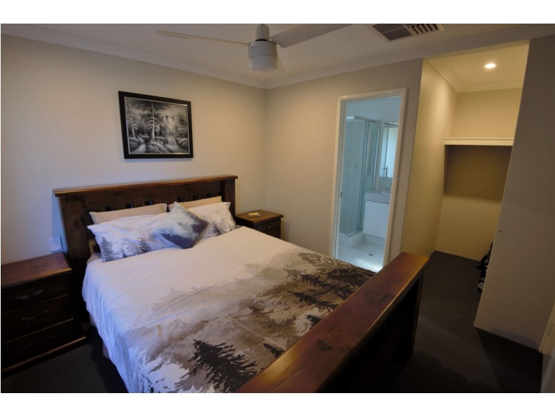 10 Pier Place, Quinns Rocks WA 6030