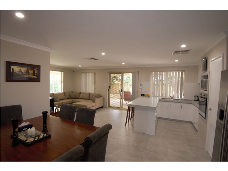 10 Pier Place, Quinns Rocks WA 6030