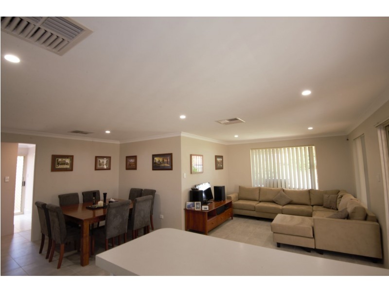 10 Pier Place, Quinns Rocks WA 6030