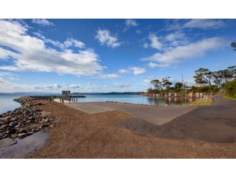9 Broom Street, Primrose Sands TAS 7173
