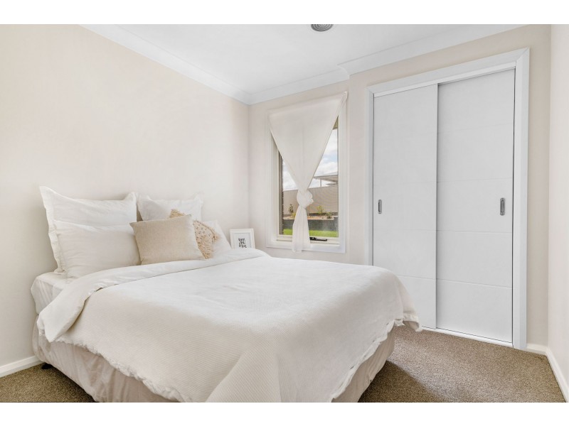 14 Dillon Drive, Kelso NSW 2795