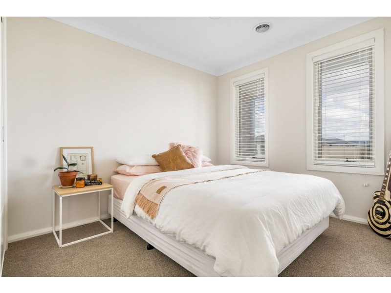 14 Dillon Drive, Kelso NSW 2795