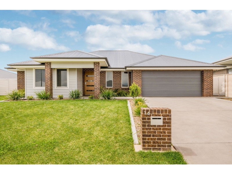 14 Dillon Drive, Kelso NSW 2795