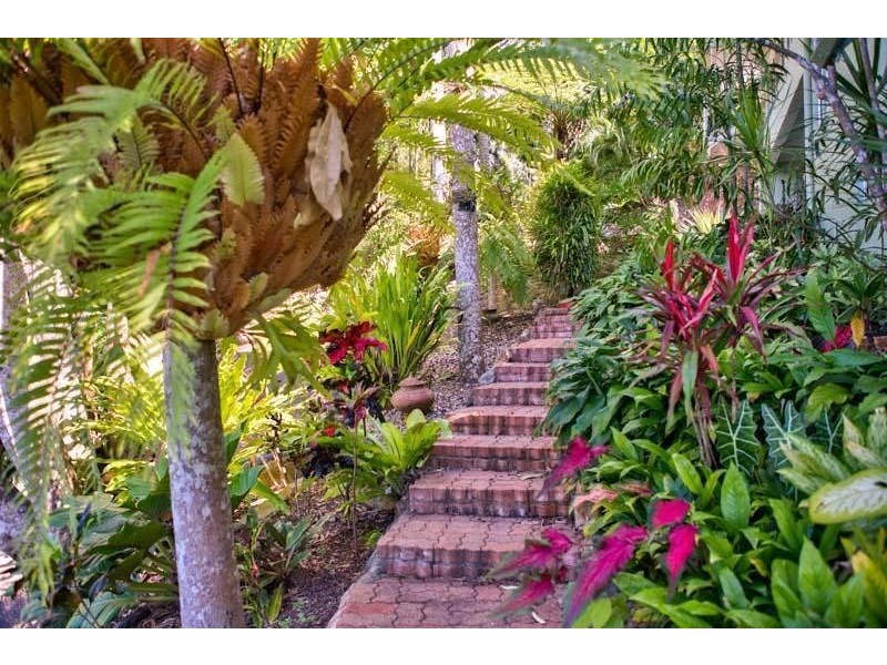 54-56 Chatham Terrace, Smithfield QLD 4878