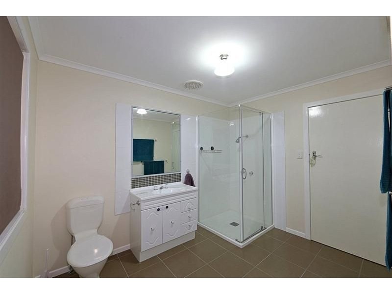 18 Loney Street, Avenell Heights QLD 4670