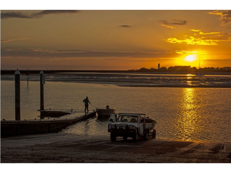 32 Zunker Street, Burnett Heads QLD 4670