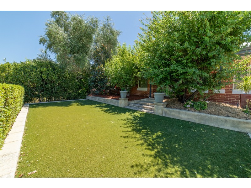 9 Dunstone Road, Bayswater WA 6053