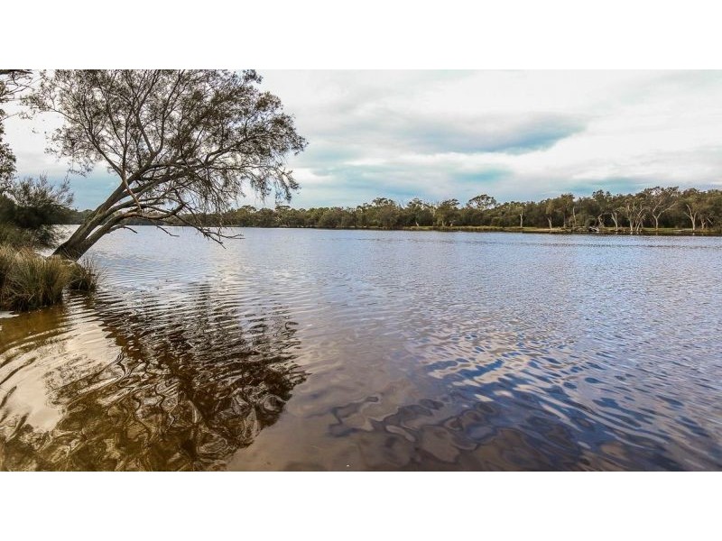 9 Dunstone Road, Bayswater WA 6053