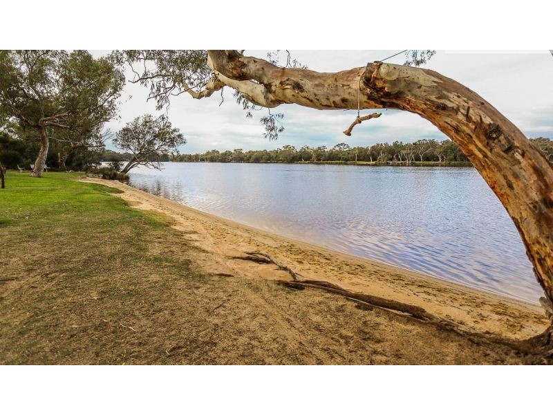 9 Dunstone Road, Bayswater WA 6053