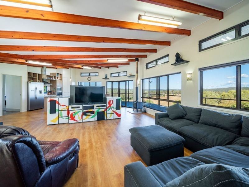 654 Noosa rd, Mothar Mountain QLD 4570