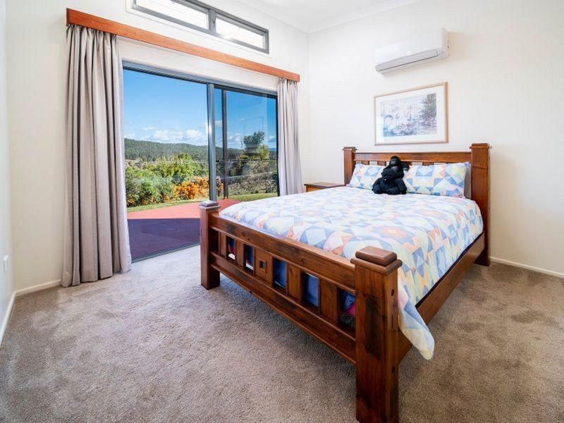 654 Noosa rd, Mothar Mountain QLD 4570
