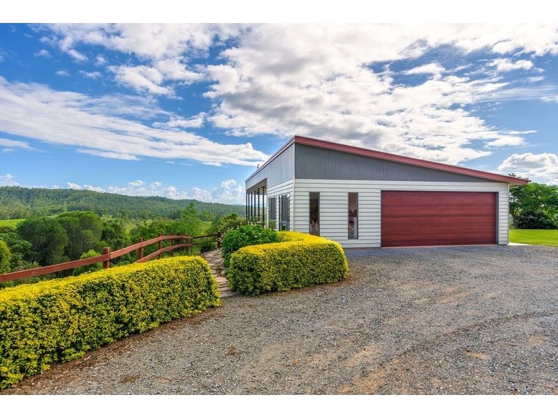 654 Noosa rd, Mothar Mountain QLD 4570