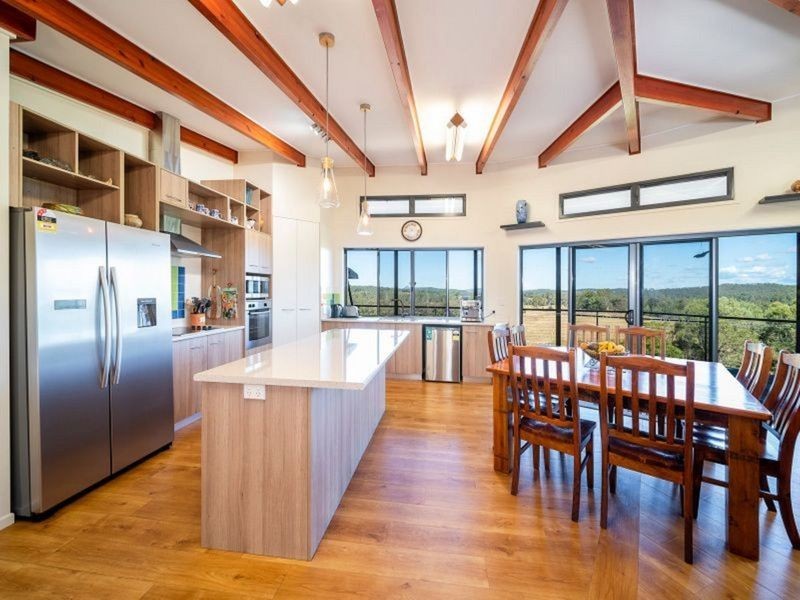654 Noosa rd, Mothar Mountain QLD 4570