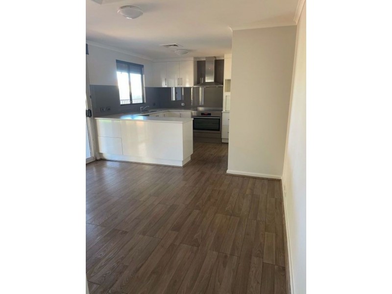 7 Mullgunbah Avenue, Newman WA 6753