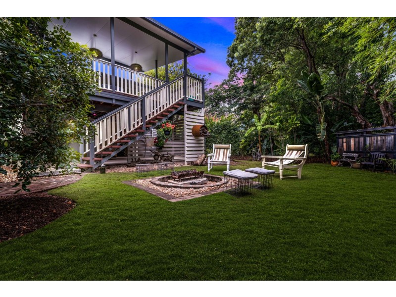 9 Gibson Crescent, Holland Park QLD 4121