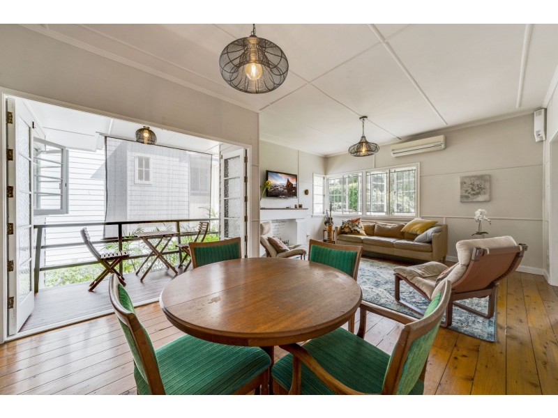 9 Gibson Crescent, Holland Park QLD 4121