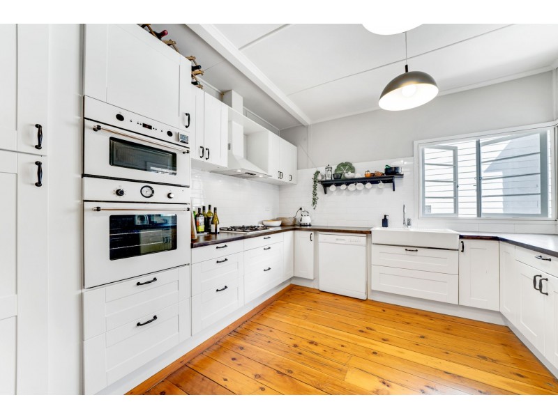 9 Gibson Crescent, Holland Park QLD 4121