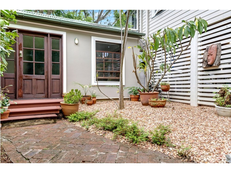 9 Gibson Crescent, Holland Park QLD 4121