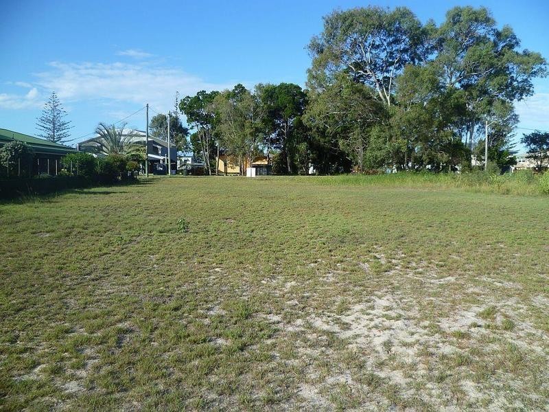 3 Poinciana Court, Woodgate QLD 4660