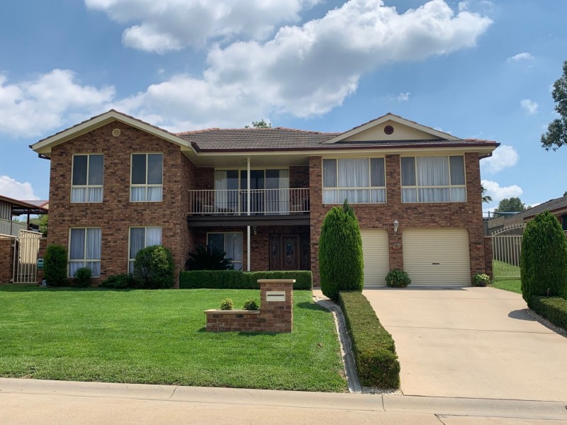 9 Martin Place, Tumut NSW 2720