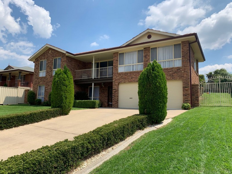 9 Martin Place, Tumut NSW 2720