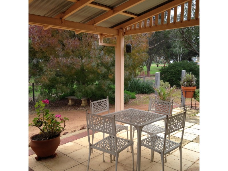 17 Gordon St, Kojonup WA 6395