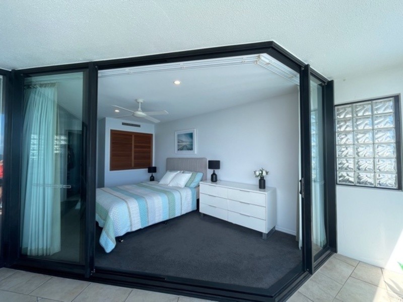 10/558-559 Esplanade, Urangan QLD 4655