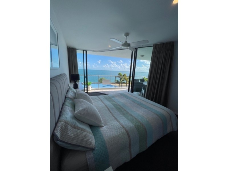 10/558-559 Esplanade, Urangan QLD 4655