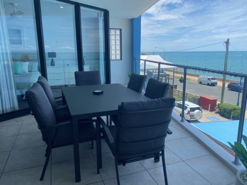 10/558-559 Esplanade, Urangan QLD 4655