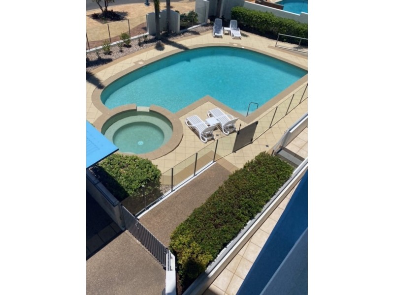 10/558-559 Esplanade, Urangan QLD 4655
