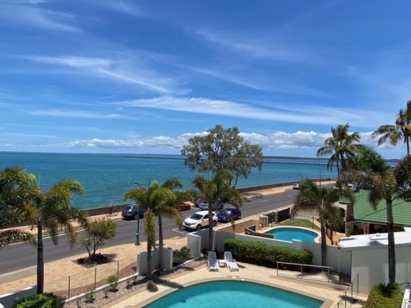 10/558-559 Esplanade, Urangan QLD 4655