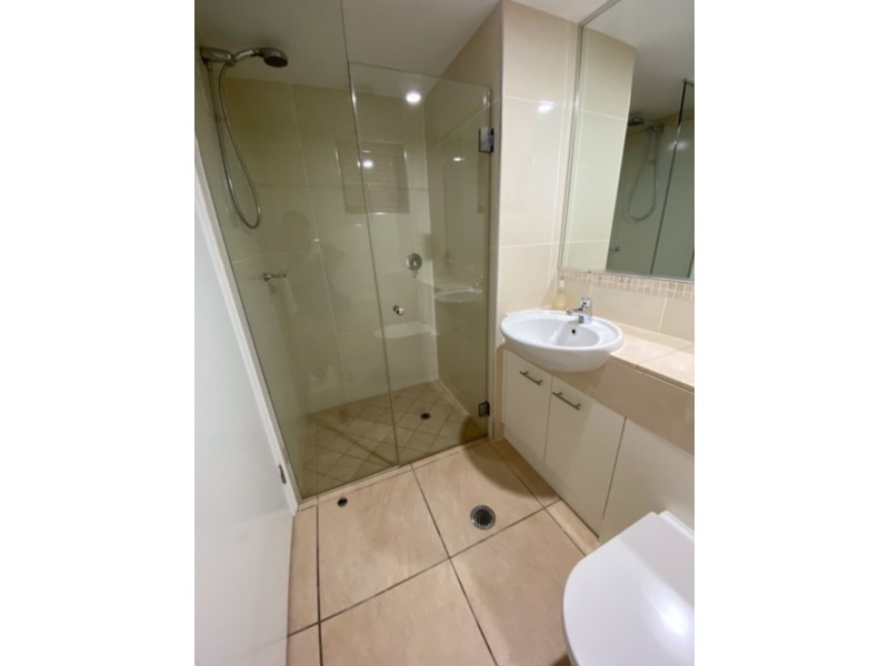 10/558-559 Esplanade, Urangan QLD 4655
